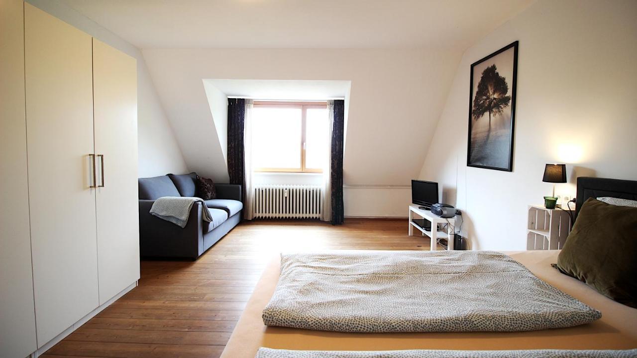 Zentrale Stadtwohnung - Direkt Am Main, Park-Ausblick Würzburg Kültér fotó